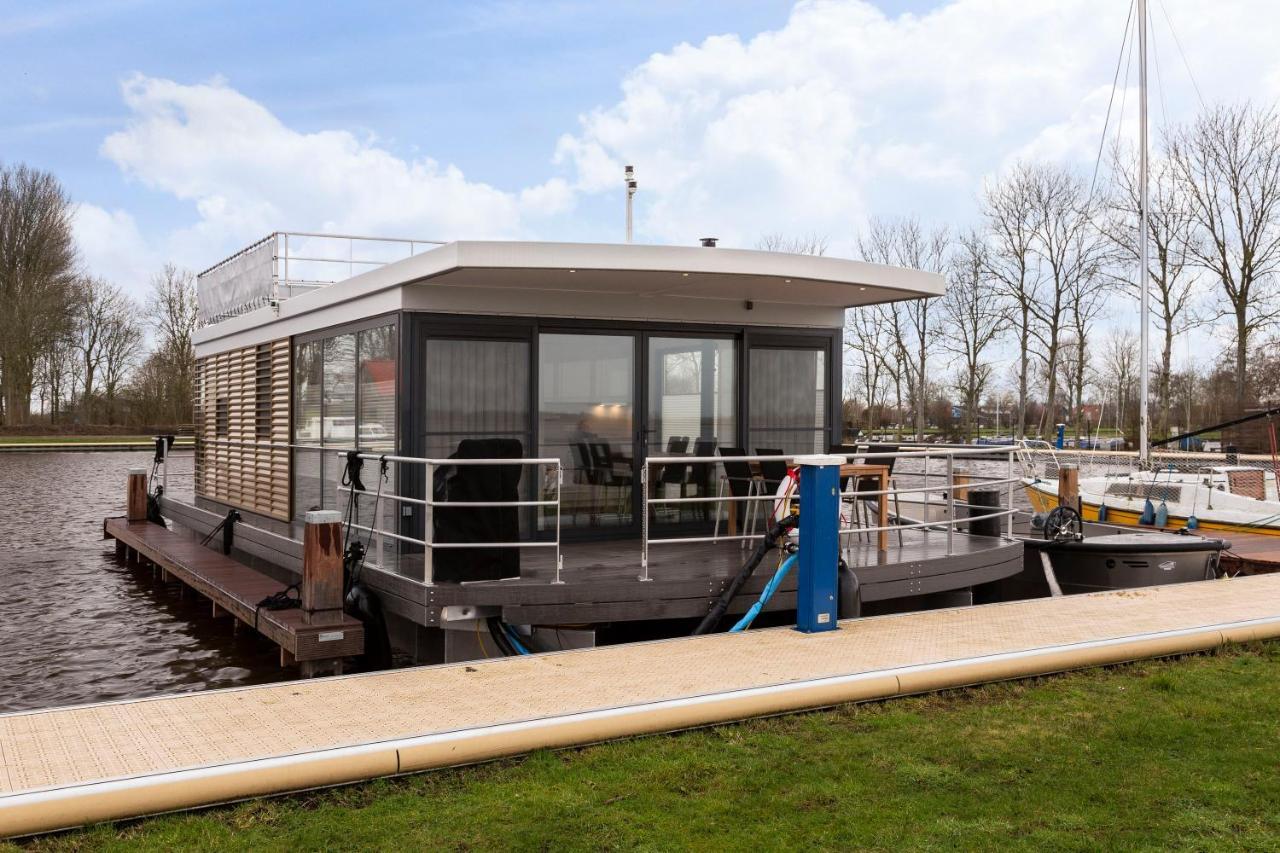 Welcome In - Houseboat 'Elysium' Met Eigen Aanlegsteiger Sneek - Offingawier Luaran gambar