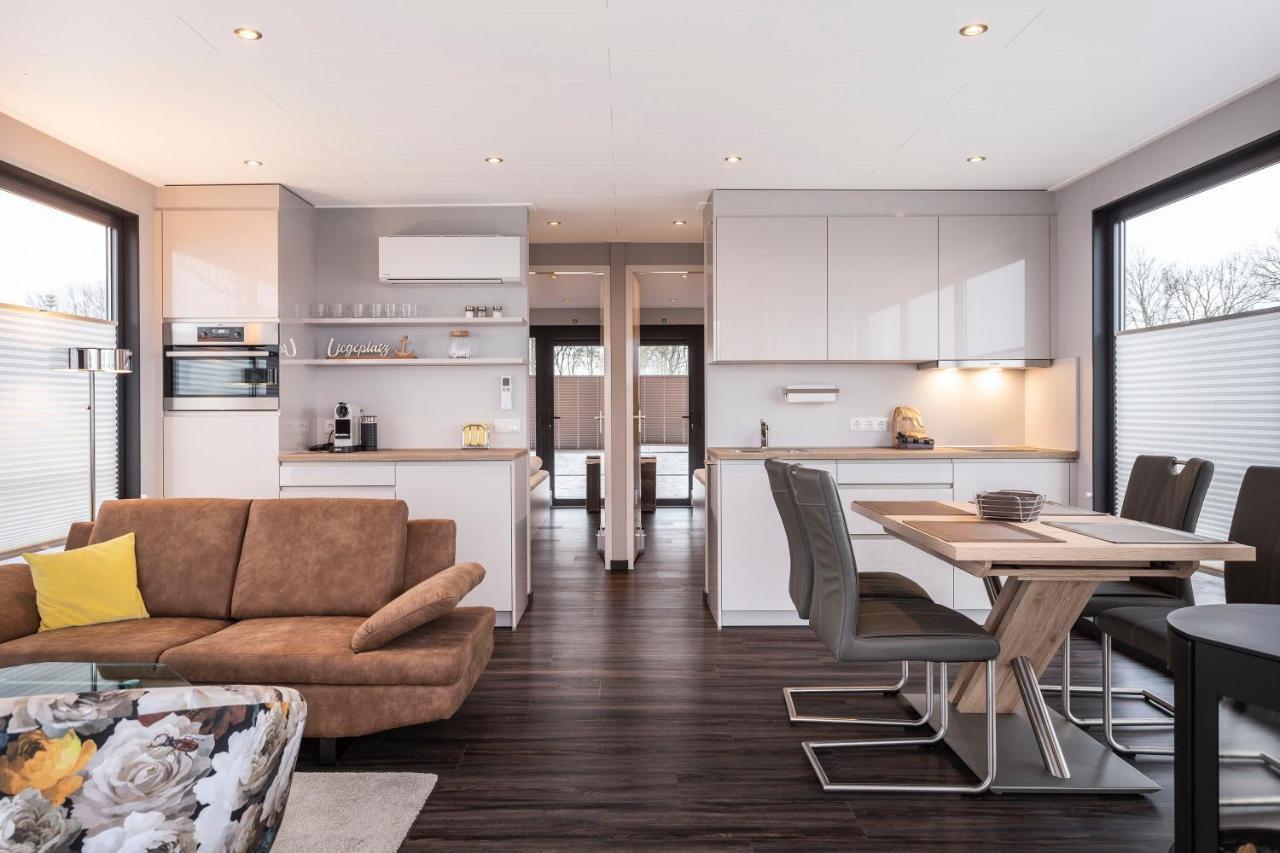 Welcome In - Houseboat 'Elysium' Met Eigen Aanlegsteiger Sneek - Offingawier Luaran gambar