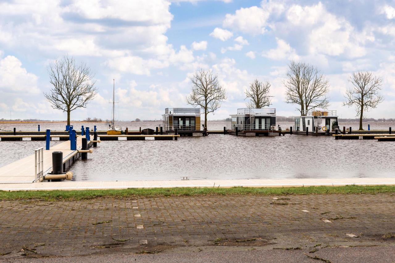 Welcome In - Houseboat 'Elysium' Met Eigen Aanlegsteiger Sneek - Offingawier Luaran gambar