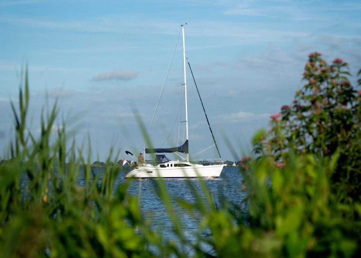 Welcome In - Houseboat 'Elysium' Met Eigen Aanlegsteiger Sneek - Offingawier Luaran gambar