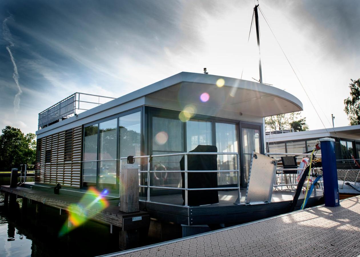 Welcome In - Houseboat 'Elysium' Met Eigen Aanlegsteiger Sneek - Offingawier Luaran gambar