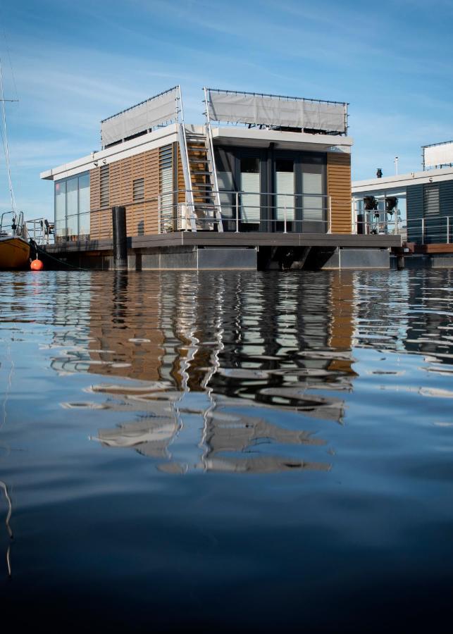 Welcome In - Houseboat 'Elysium' Met Eigen Aanlegsteiger Sneek - Offingawier Luaran gambar
